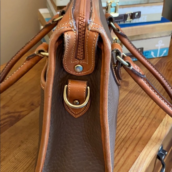 🎀Dooney and Bourke purse🎀 - Picture 7 of 13